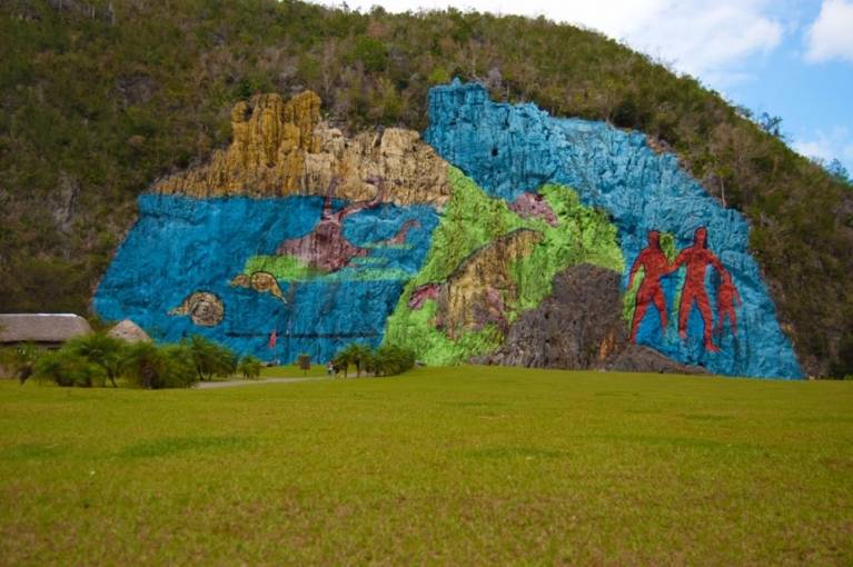 EXCURSION A VIÑALES DESDE HOTELES DE LA HABANA (Nature Tour) EXCURSION A VIÑALES DESDE HOTELES DE LA HABANA (Nature Tour)