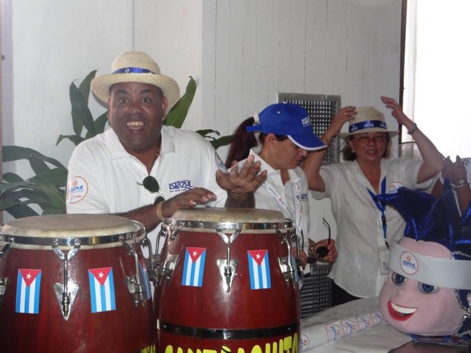 SANTIAGUITO Y SUS TAMBORES, SÍMBOLO DE NUESTRO FOLCLORE SANTIAGUITO Y SUS TAMBORES, SÍMBOLO DE NUESTRO FOLCLORE