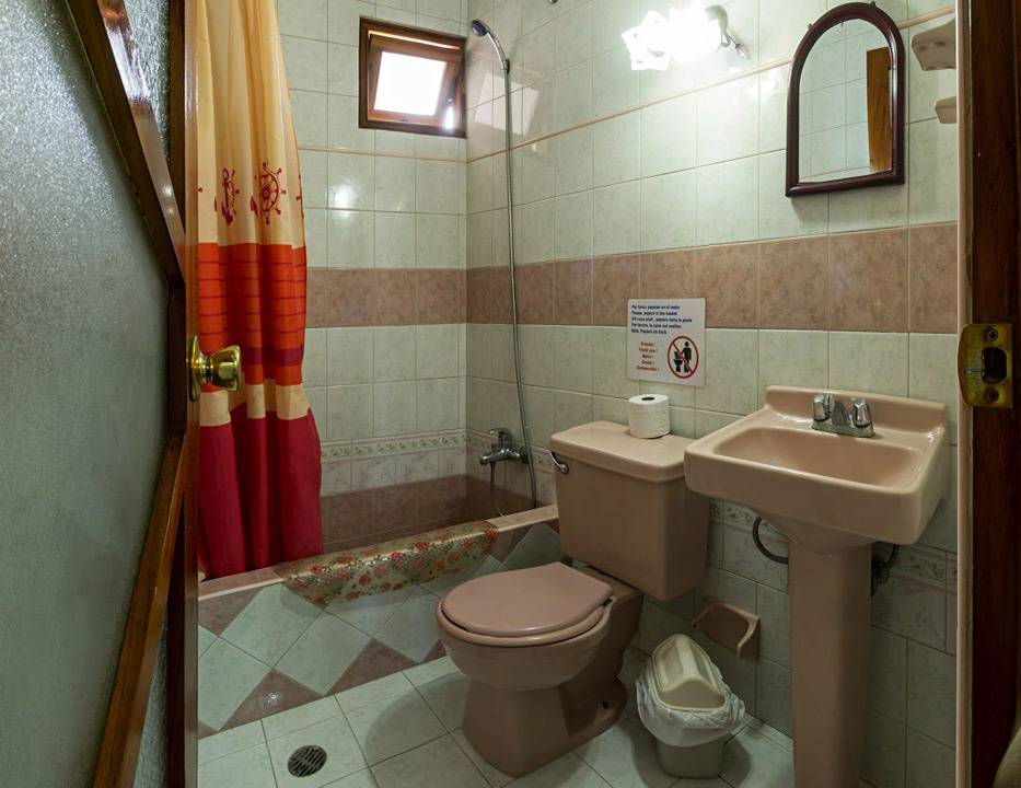 Casa Isabel y Grisel -
                                                Bathroom 2