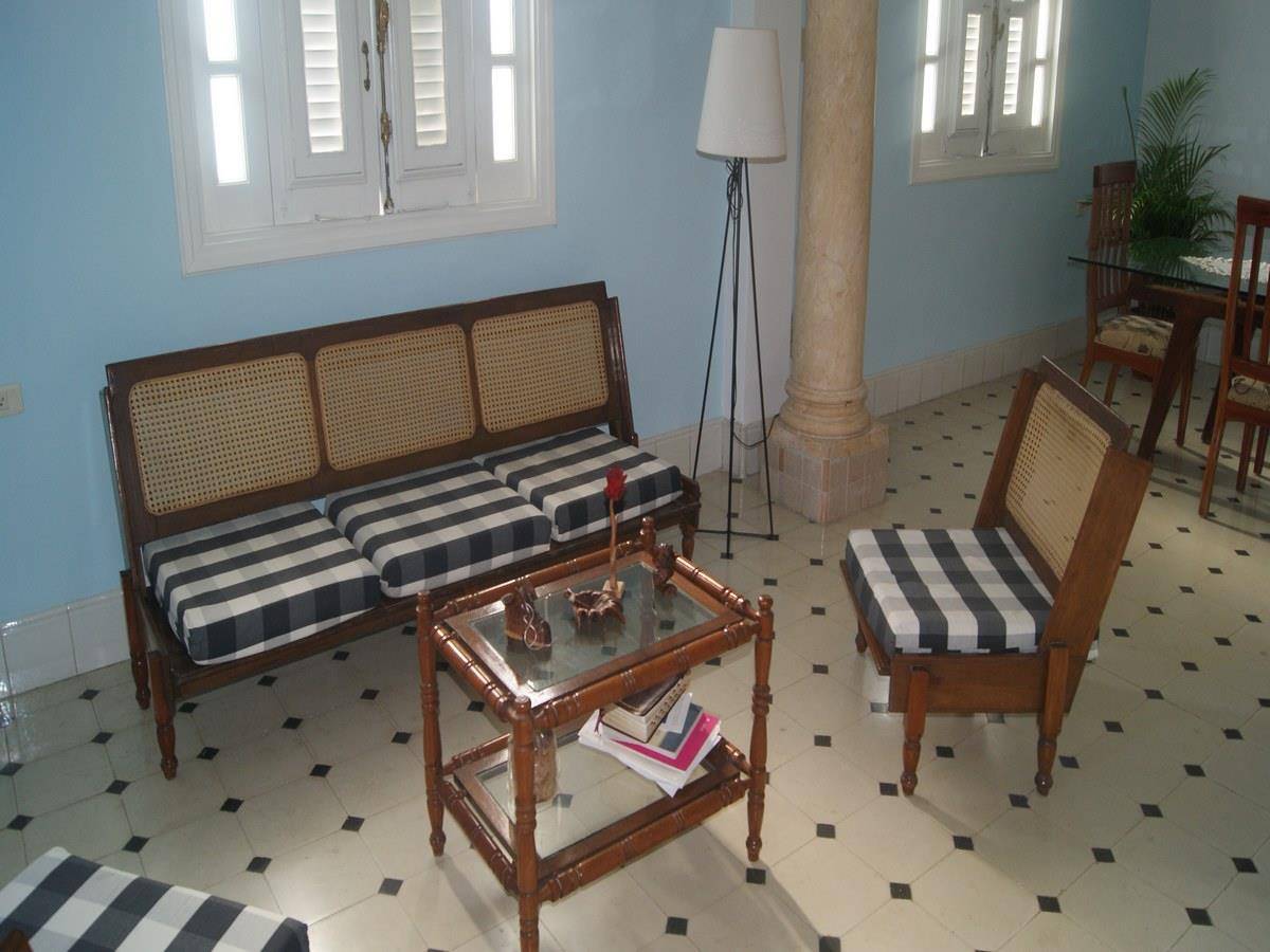 Hostal Perla del Oriente -
                                                Living room