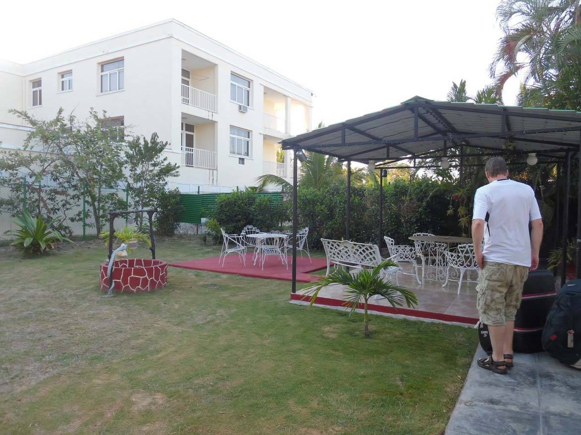 Casa Manomar -
                                                Garden and terrace