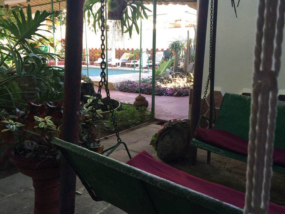 Casa Hostal Refugio de Reyes -
                                                área de la piscina