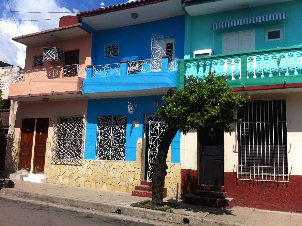 Hostal Iván y Lili -
                                                Front of the house