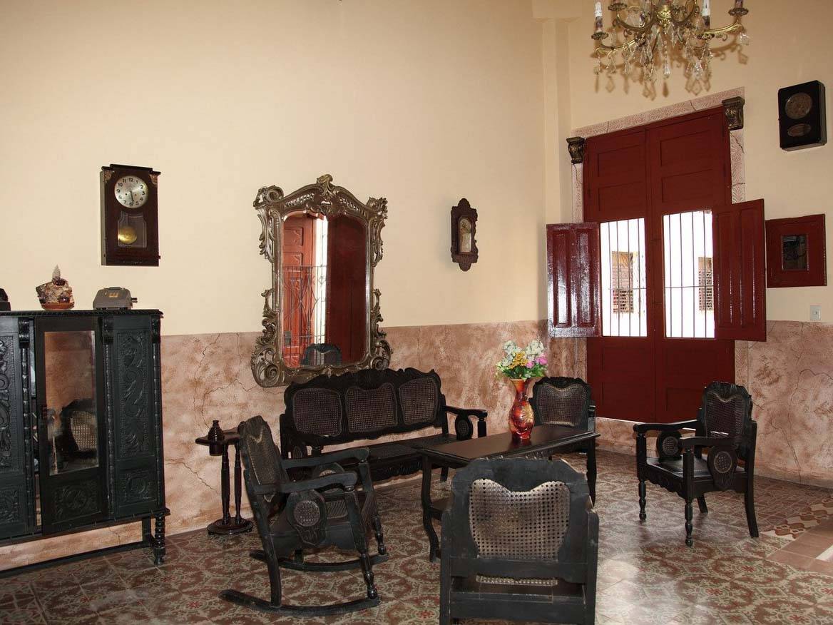Casa Italia -
                                                Living room