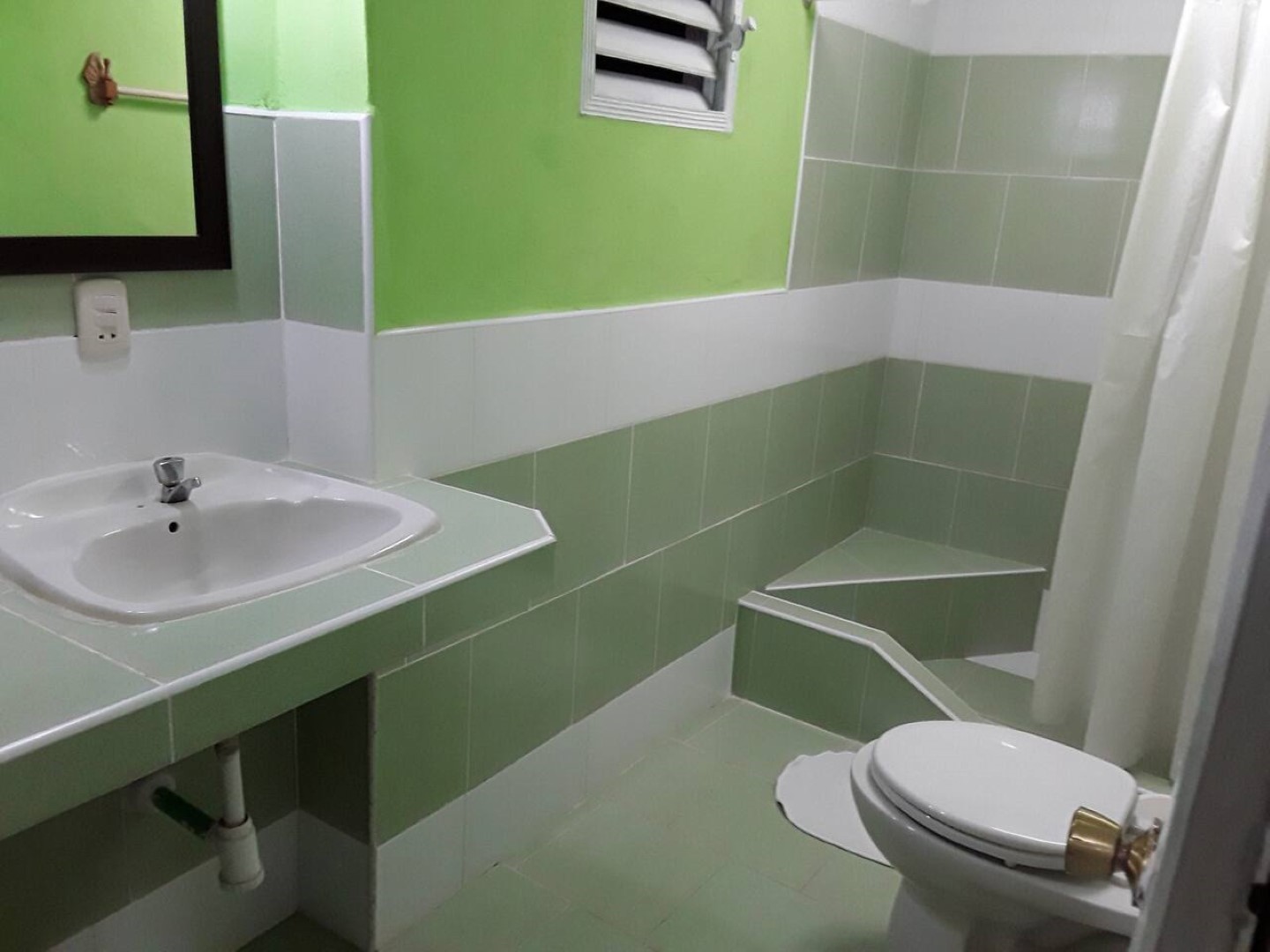 Casa Cuba  -
                                                Bathroom 2