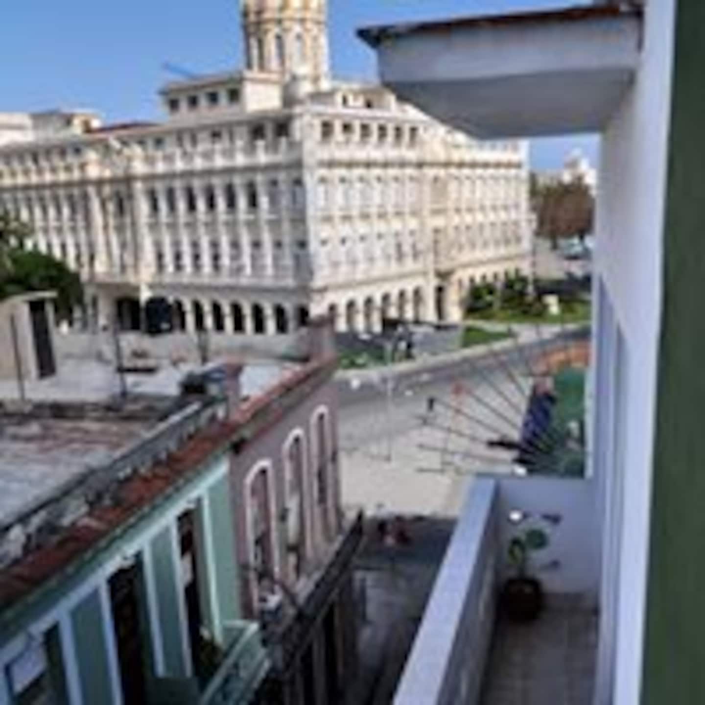 Habana Vista Suite -
                                                