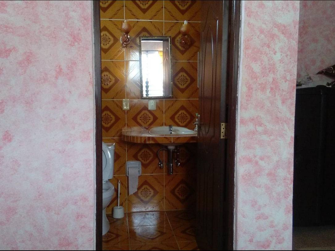 Casa Italia -
                                                Bathroom 1